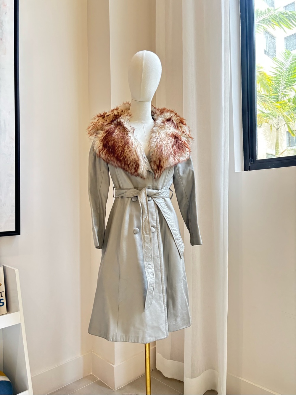 TRUE VINTAGE 70s Leather Trench Coat with Faux Fur Collar size M
